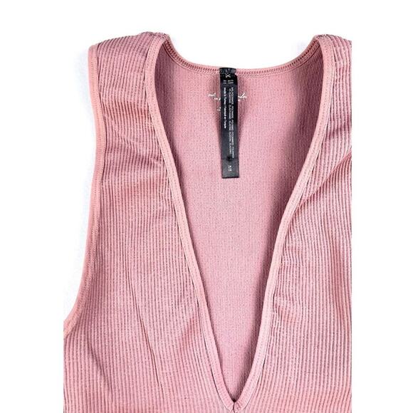 Out From Under Hailey Seamless Plunge Cropped Tank Top - Picture 5 of 7